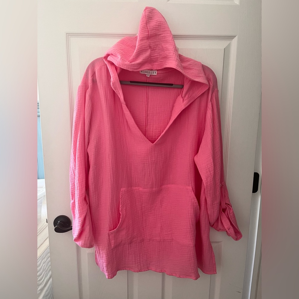Leakeley Bright Pink Women's plus size Hooded V-neck tunic.
